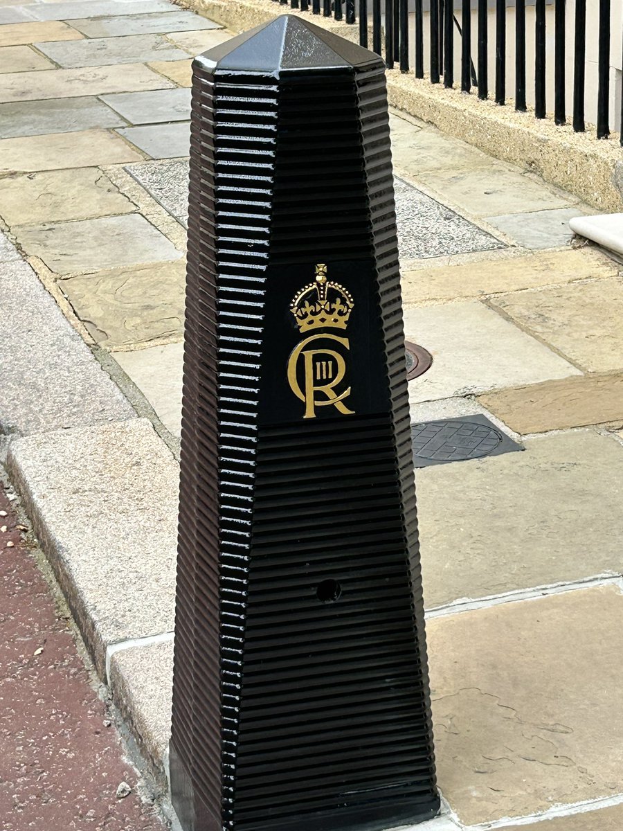Luke Miller (@archdeaconluke) on Twitter photo God save the King
#WorldBollardAssociation <a href="/WorldBollard/">World Bollard Association™</a>
First of these I’ve seen. God save the King
#WorldBollardAssociation <a href="/WorldBollard/">World Bollard Association™</a>
First of these I’ve seen.