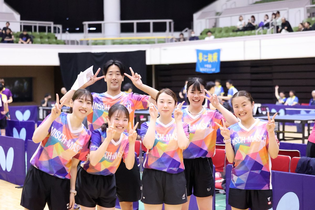 MISCHMASCHOSAKA's tweet photo. 全日本クラブ卓球選手権優勝しました🏆✨
ハードな試合ばかりでしたが、試合を重ねる毎にチームが一丸になったように感じます！
応援頂いた皆様や、チームスポンサーである炭火焼肉王国屋様、大会運営役員･補助員･協賛･後援の皆様に感謝の気持ちでいっぱいです🥲✨
ありがとうございました！！！！ https://t.co/9WnVq4s33p