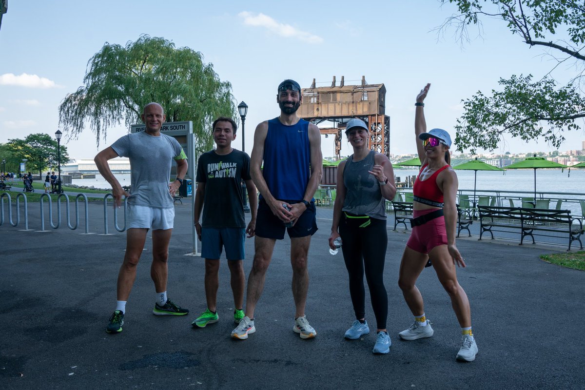 kevinrunsnyc's tweet photo. Great run today with @PitchandrunNYC @FoundersRunClub hosted at the @banditrunning West Village location https://t.co/Kwlcon1OTQ