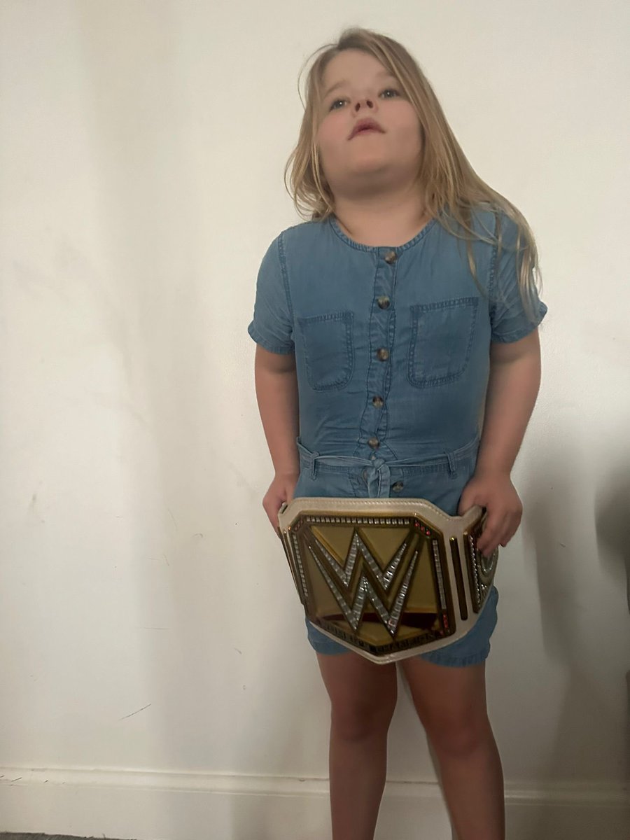 KellyMoir's tweet photo. Watch out @WWE  your next women’s champion 😂❤️ https://t.co/zV3YbGxVZJ