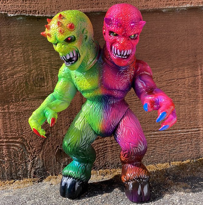 maxtoyco's tweet photo. New custom #kaiju Ettin now via https://t.co/kM6KBqaeYV 🎉 Painted by #marknagata Figure by @planetxasia ! Using @vinylwonderpaint too #2headedmonster #monster #kaiju #creature #harryhausen #planetxasia https://t.co/NWmASyiuwV