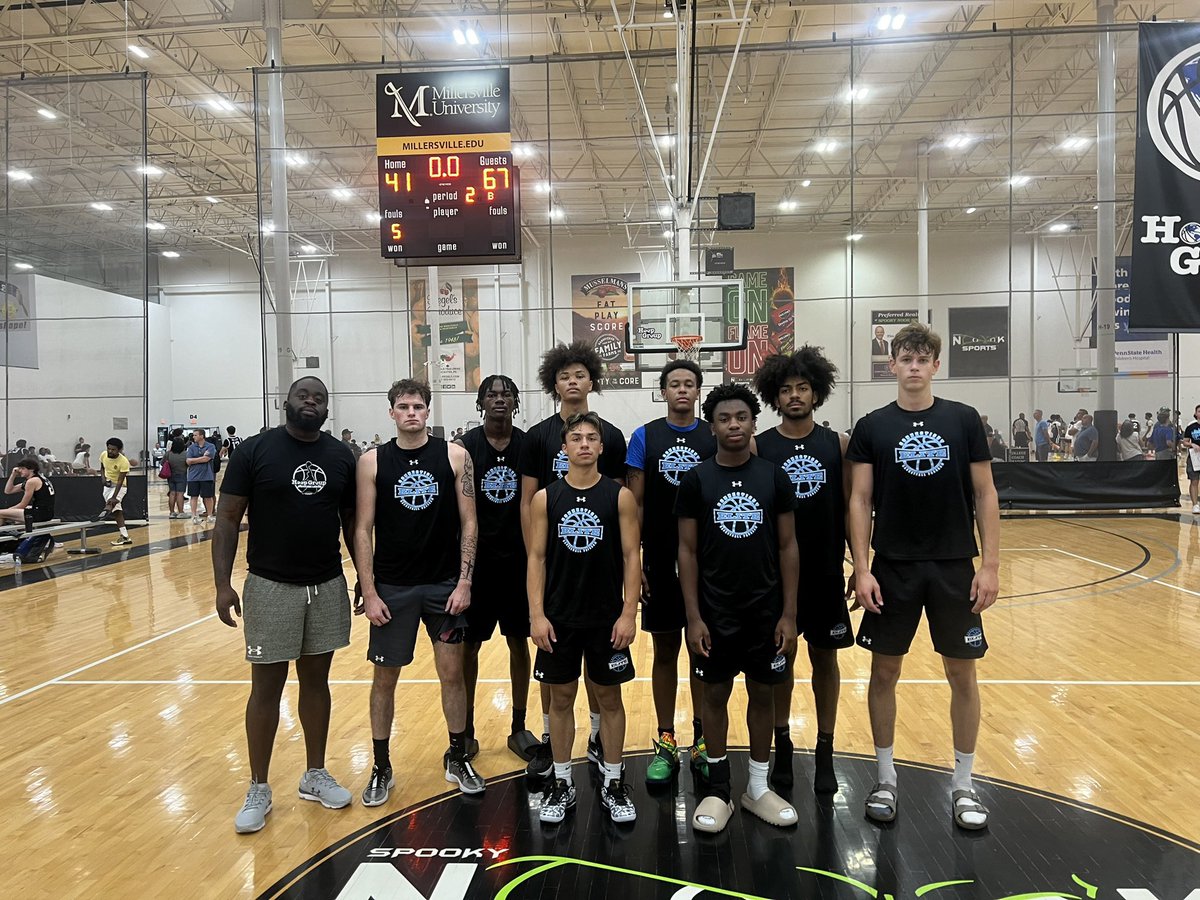 CoachJP00's tweet photo. Finished off the summer with a 3-1 record at @TheHoopGroup Summer Finale. I big thank you to @HGSL_HoopGroup for providing a platform for our guys to receive exposure. No better independent circuit in 🇺🇸. @CT_Elite_BBall https://t.co/Eyh7SNrVTo
