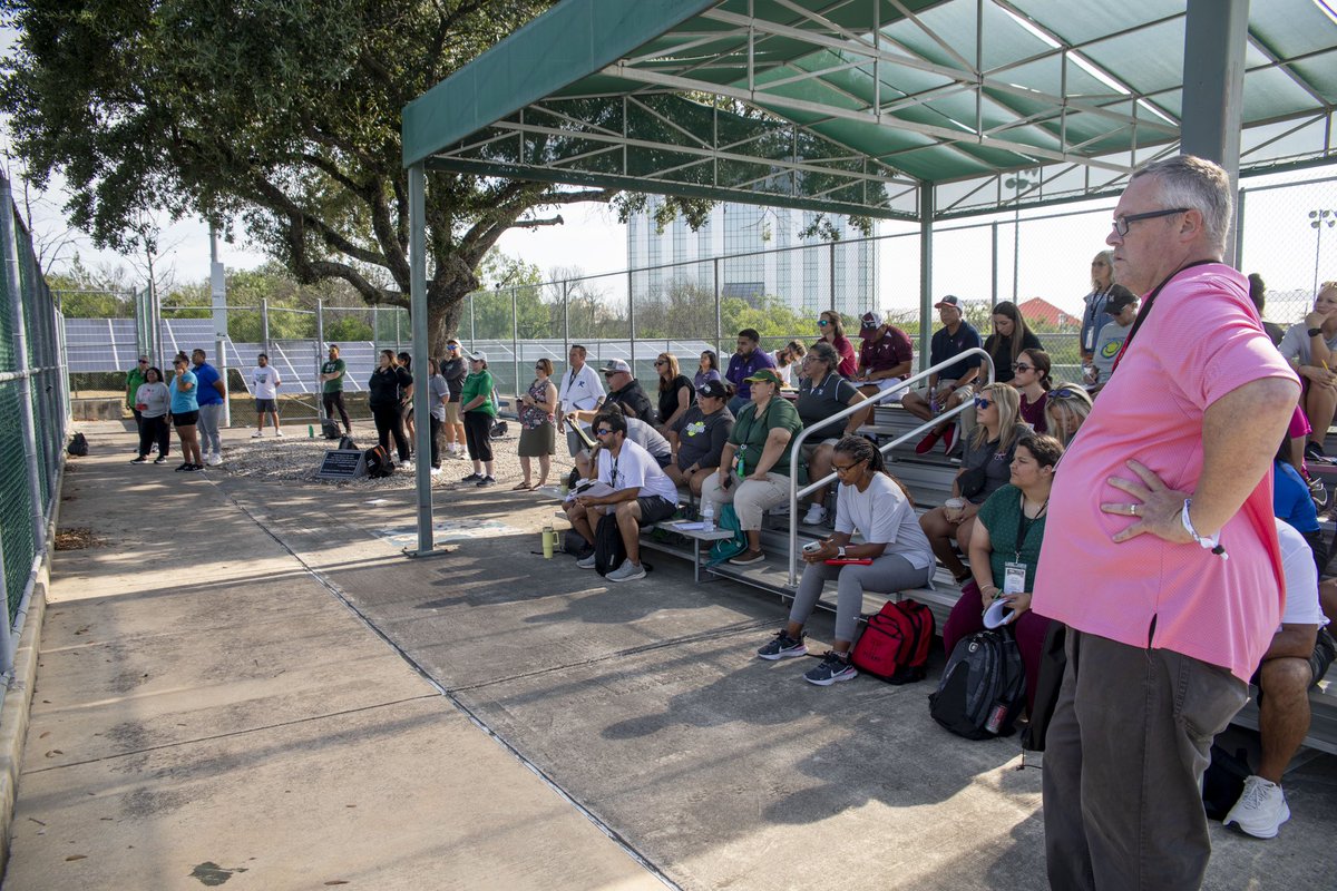 THSCAcoaches's tweet photo. Off-site demos were a success!💪 Thank you @ahisdathletics for hosting the aquatics and tennis demos.🏊♀️🎾 Be sure and check out the other demos happening today and tomorrow on-site! https://t.co/SmMOK2eAOI