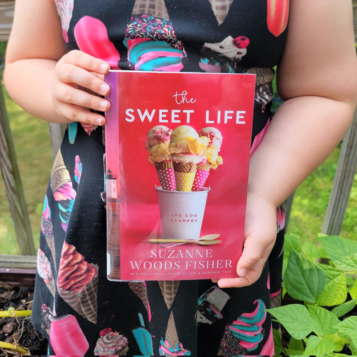 merrimacklibnh's tweet photo. 🍨Enjoying The Sweet Life on National Ice Cream Day!🍨

#merrimackpubliclibrary 
#merrimacknh
#nationalicecreamday 
#readmorebooks
#publiclibrary https://t.co/dgLM6bZuS2