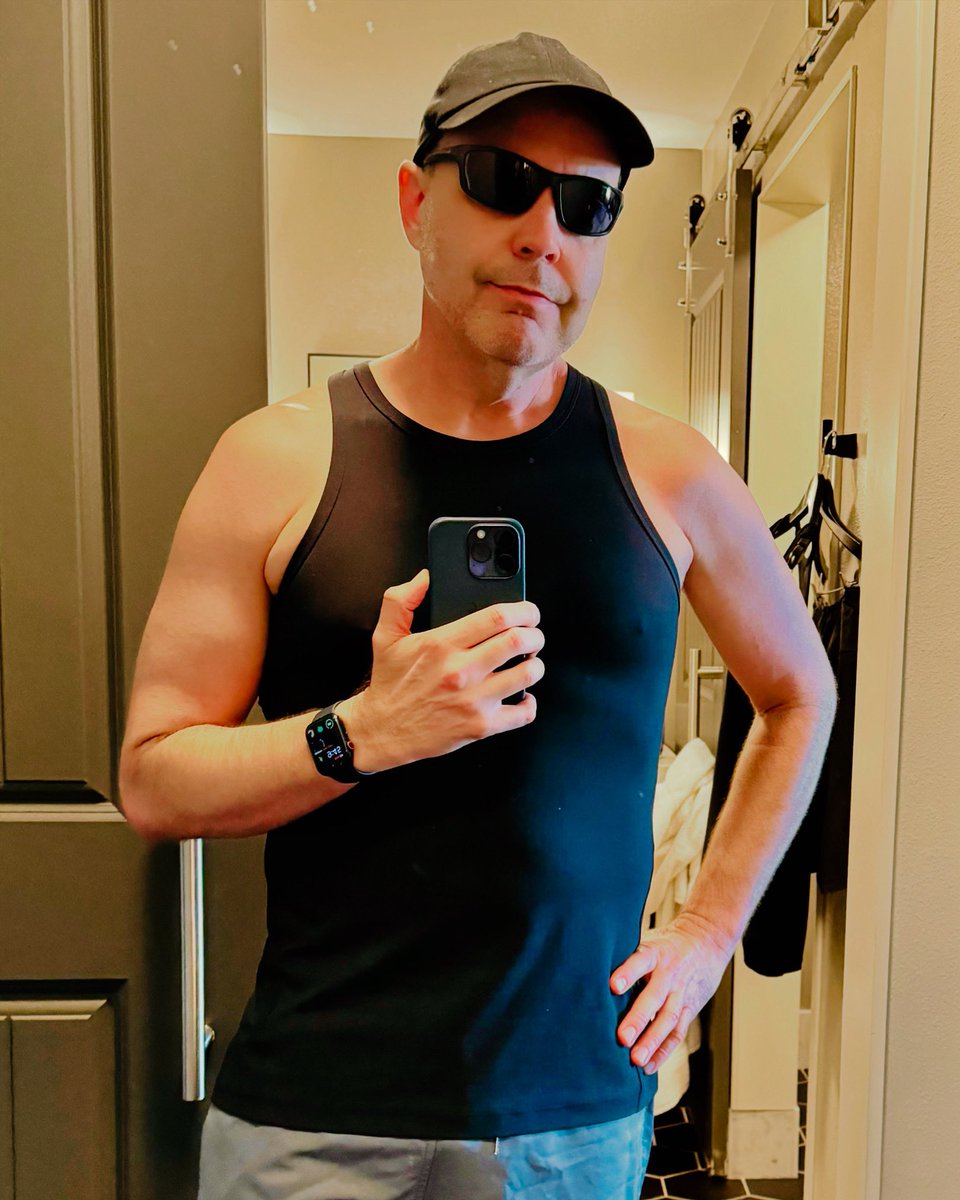 NeoEdmund1's tweet photo. VACATION MODE https://t.co/SdKk0hyjCh