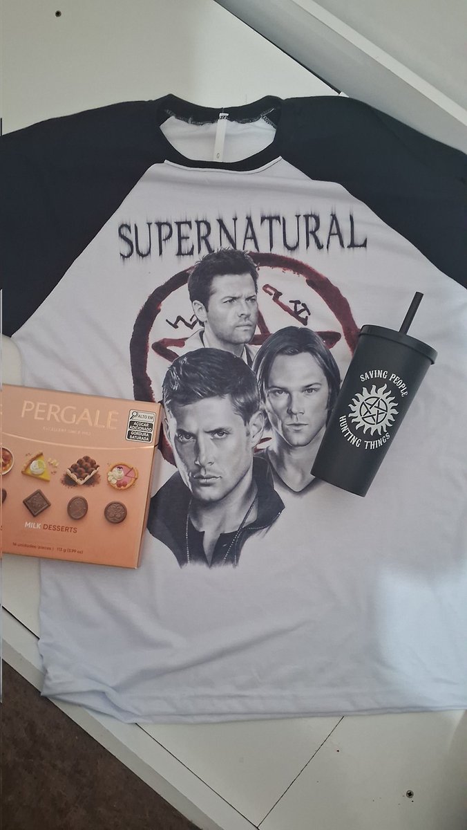 HowIMetGrey's tweet image. Quando a pessoa te conhece, ela sempre sabe o que te dar de aniversário 🎂