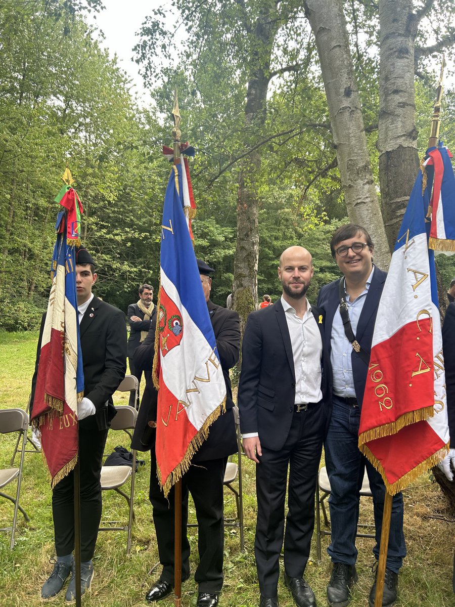 🇫🇷🎗️ Très heureux d’avoir participé, à Sceaux, à la Journée Nationale à la Mémoire des Victimes des crimes racistes et antisémites de l’Etat français et d’Hommage des « Justes » de France.
La France restera fraternelle et luttera contre l’obscurantisme. <a href="/HaimKorsia/">Haïm Korsia</a> <a href="/ElieKorchia/">Elie Korchia</a>