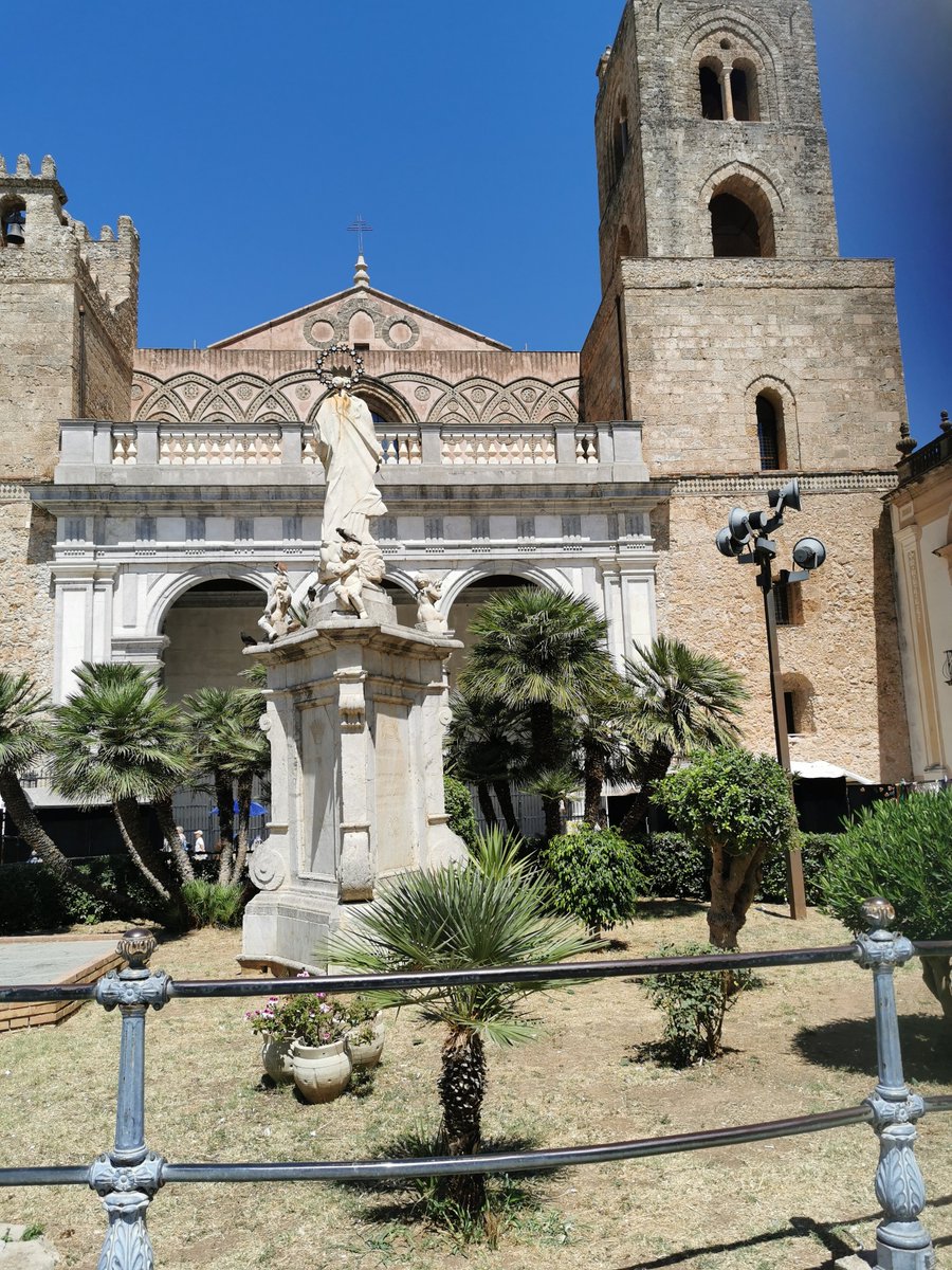 CarlaBZH's tweet image. Visite de la cathédrale et basilique de #Monreale. Connue pour ses mosaïques byzantins. Gros coup de cœur ! Quelle beauté ! 😍❤️  #Sicilia #Italie