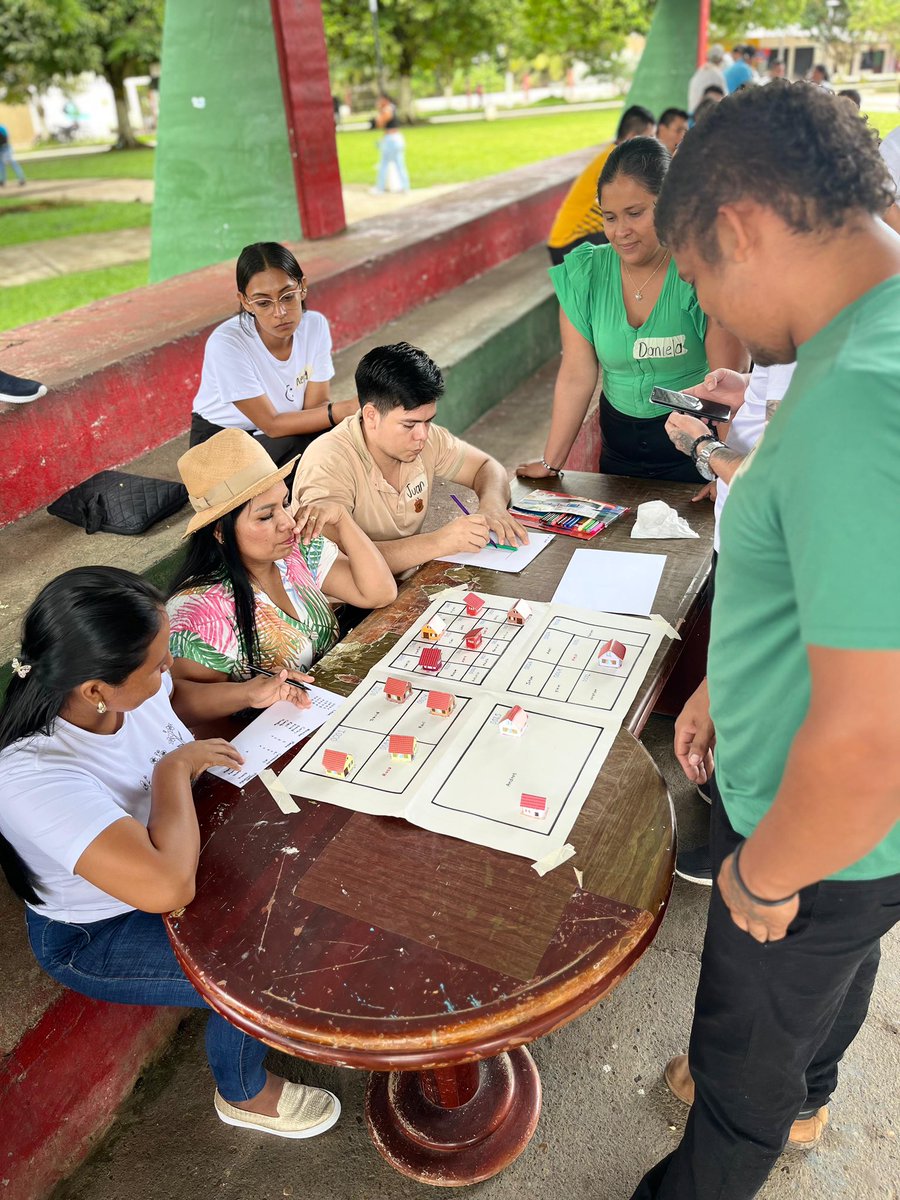 igacColombia's tweet photo. En el 2o mpio. más grande de🇨🇴: Solano, Caquetá, con la Escuela Intercultural #GeografíaParaLaVida fortalecimos conocimientos de Juntas de Acción Comunal, Resguardos Indígenas, Asociación de Cabildos Uitoto del Alto Río Caquetá y Asociación de Autoridades Tradicionales de Solano. https://t.co/Jcn6vnizmE