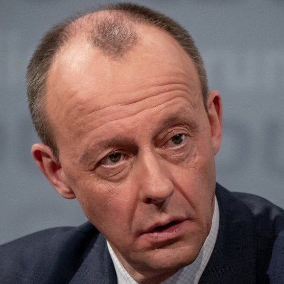 zwitscherNahles's tweet photo. Man kann zurücktreten? https://t.co/RwMEVqsd1Y