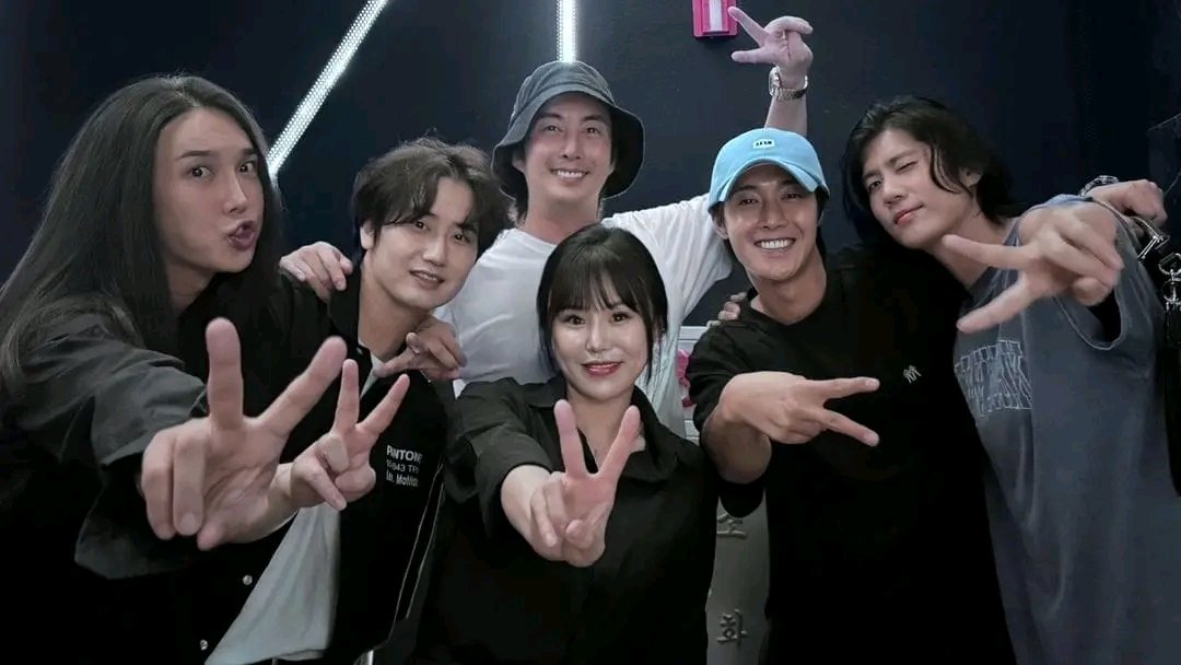 LoveYourself759's tweet photo. Woooowww
Este día lo esperé por siglos jaja
Hermosos los 5 💚💚💚💚💚
Los amo #SS501 🥰
No saben cuan felíz me hacen 😁📸
Reencuentro de SS501 en 2024 🙌 al fin!!
#KimHyunJoong #HeoYoungSaeng #KimKyuJong #ParkJungMin #KimHyungJun
#TripleS #Henecia #YES #ThanKYU #Kazok #Junus https://t.co/2dwNW9GbYz
