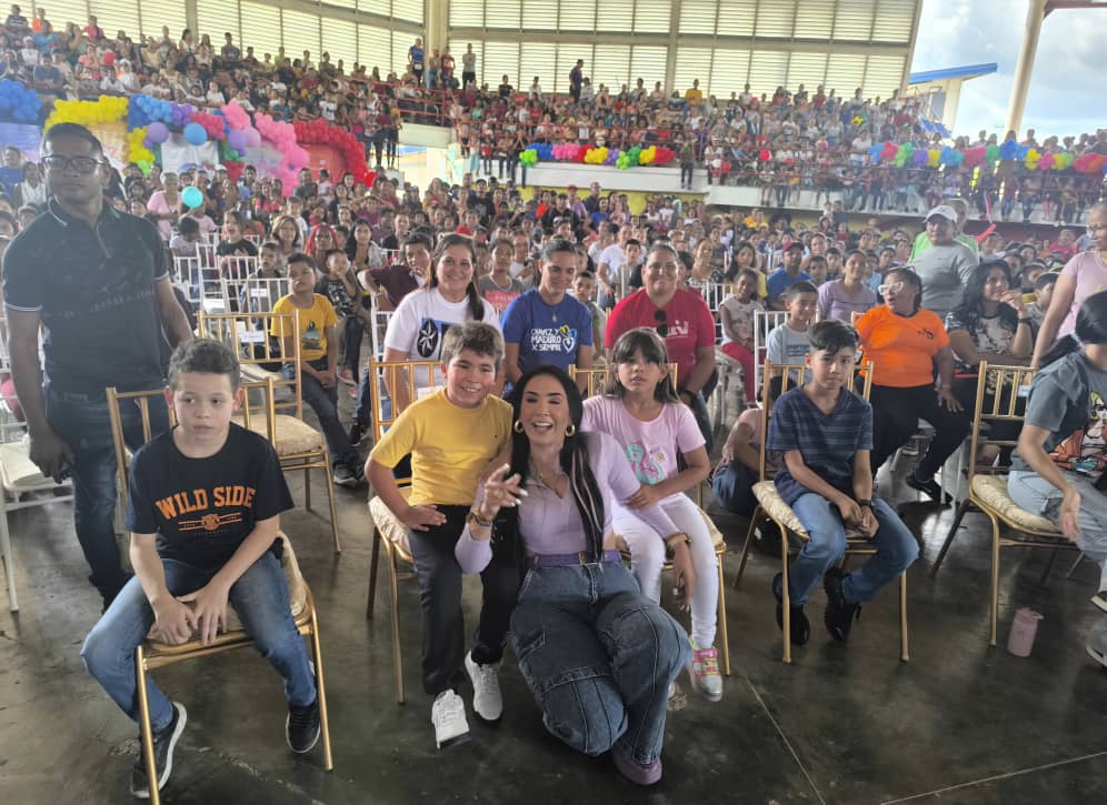 #21Julio || ¡Feliz día del Niño y la Niña!, en este día tan especial quiero expresar mi profundo amor y compromiso con mis Semilleros. Cada sonrisa, cada sueño y cada abrazo de ustedes son mi inspiración para seguir trabajando fuertemente por mi Rocio querido.