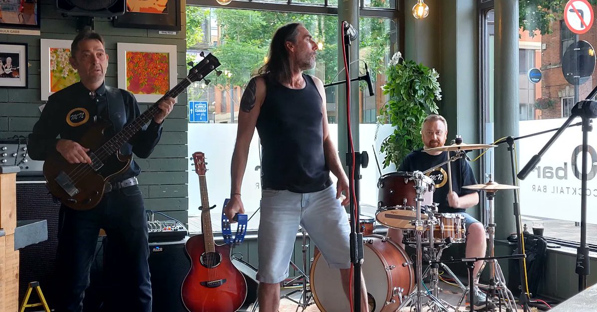 Paula_Artist6's tweet photo. Taste of music tonight at O Bar Broad St fabulous blues band Metropolitan Nash come on down loving it. #keepmusicalive #livemusic @grapevinebrum @1truclaretnblu @GoldbergRadio
@westsidebid @brumartshour @artbyhelenowen @the_kirkinator https://t.co/8FN5D8eYOv