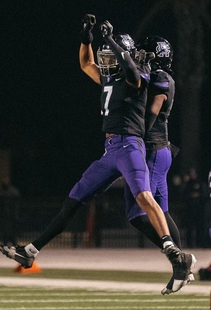 RCHSCougarsFB's tweet image. EA Sports @KCondoll is in the Game. #NCAAFootball25
#WeAreRancho🖤💜