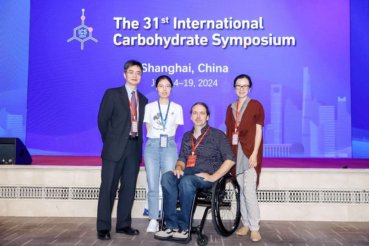 We were having an amazing time, discussing science and meeting friends at ICS2024 thanks to Prof. Biao Yu 🥰 On top, Qiuyu won the poster prize 👍
