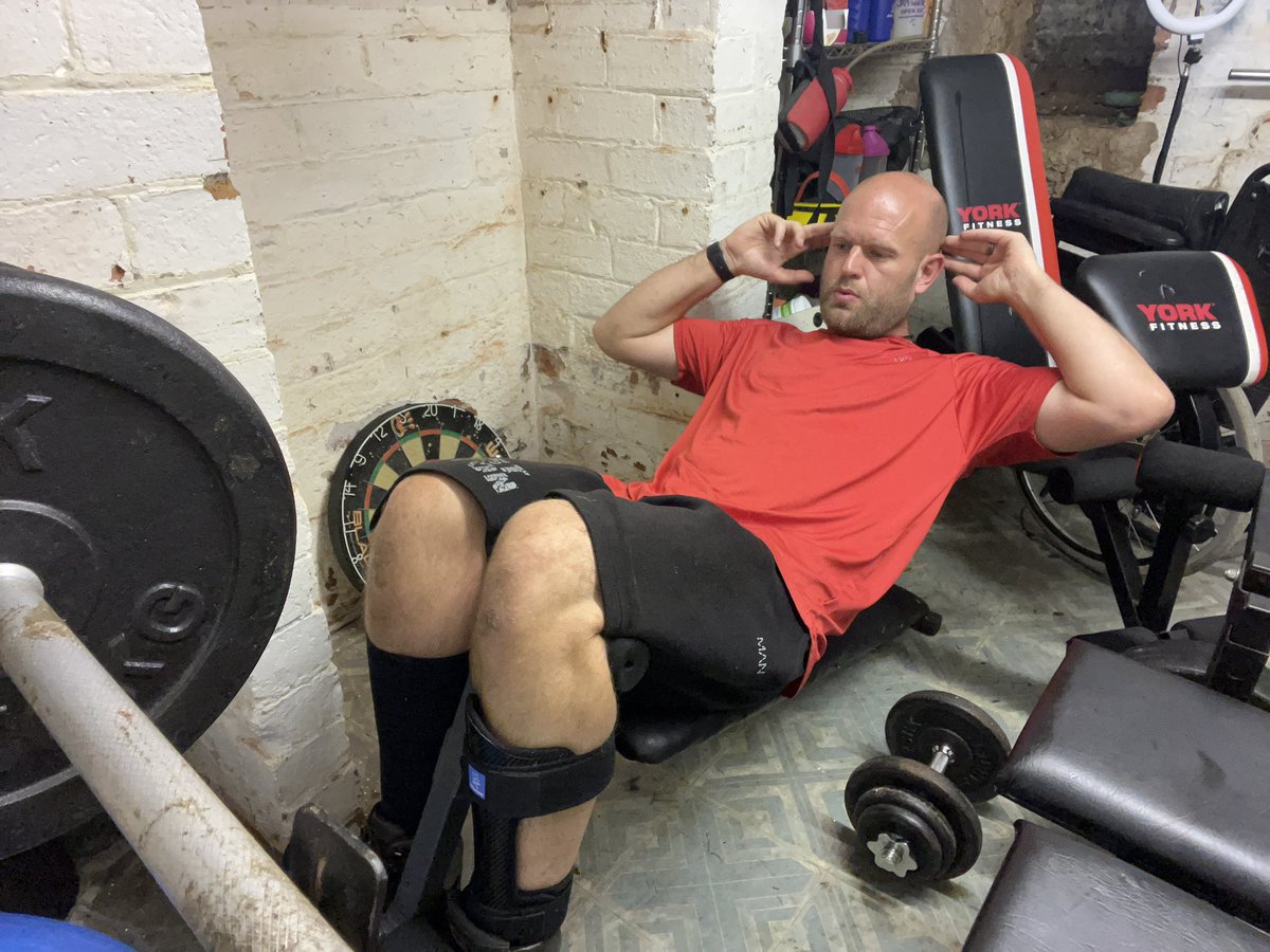 GorillaManFitn1's tweet image. 50 sit-ups for today done this afternoon in the Home Gym 💪🏋️‍♀️ #situpschallenge #homegym #homegymlife #fitnessmotivation #fitnessjourney #communityfitness #weightlossjourney