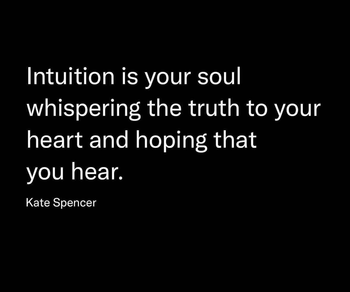Dr_AJ_MD's tweet photo. Stay open to the whispers of your soul! 👂🏼🫀✨
#Intuitions #SaveTheSkin #TinyVoices #HeartHears #NoNotHallucinations😛 https://t.co/L3VIHqyN8N