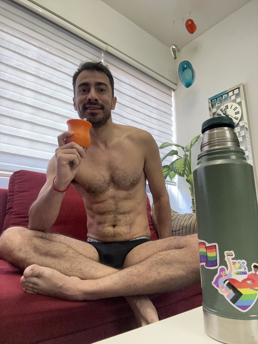 ramirogaston1's tweet photo. Tomar mate siempre es una buena idea... Despertando 
#mate #reflexiones #argentinidadalpalo #gaycouple #cdmxgay #putifoto #gaybsas #mexicogay #gaycdmx #barbado #dalelike #gays #gayargentina #latinogaymen #artistic #fotoconfrase #gaymexico #gaypride #gaycordoba #gaycba https://t.co/IkIZYE3Ioi