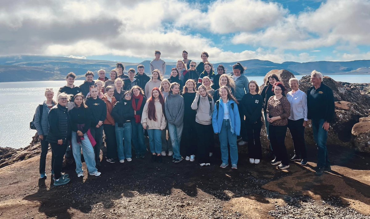 De Odd Fellows European Youth Tour is van start gegaan! We genieten mee met onze winnaar Anna Veeman en anderen uit acht landenDeze unieke studiereis ging van start in #Suðurnes op het prachtige, uitdagende vulkanische IJsland #verwonderen #vriendschap #leren #plezier #oddfellows