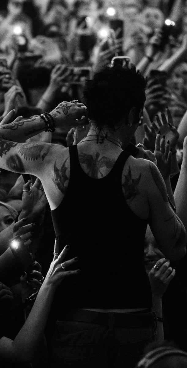 MisplacedFae's tweet image. Missing this
But wanting more 
On the precipice 
Of an unopened door.