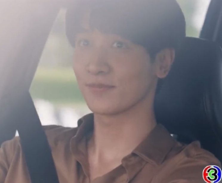 pimploii_'s tweet image. ขออวยยศคนปรับบทละคร ดีมาก ดีเกินคาด
พอเพชรรู้ว่าฟ้าคือใคร แม่ฟ้าคือใคร ก็รู้วิธีเข้าหาแม่ มันทำให้บรรยากาศ ไม่ใช่มีแค่การประชดประชัน หรือแดกดันกัน

แต่เป็นการเอาคืนของเพชร (นิดนึง) ฟ้ารู้เรื่องอยู่คนเดียวมาตลอด หลอกเพชร พอเพชรเอาคืน ในมุมที่ฟ้าไม่รู้อะไร มันดีมาก
 #ดุจอัปสรEP14