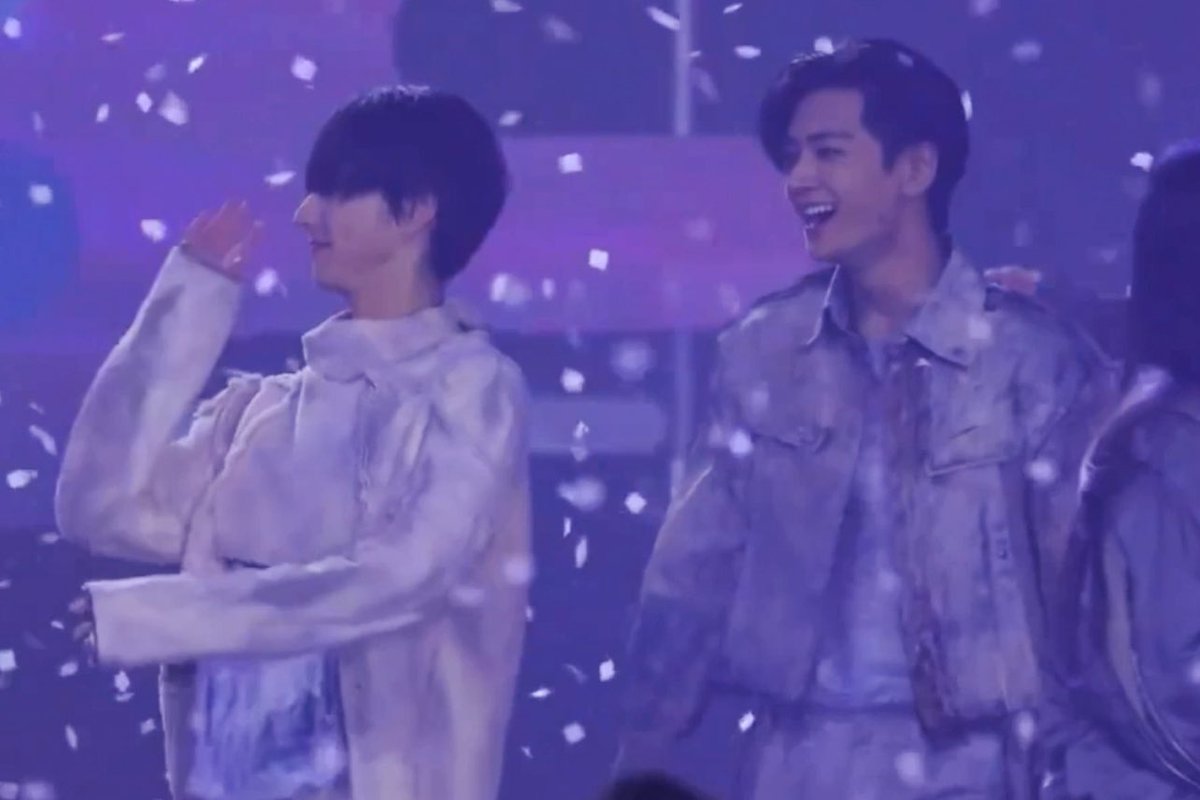 allforjaywonn's tweet photo. jay was laughing when the confetti goes to jungwon 😅😅 https://t.co/tRQ4fnsO7A