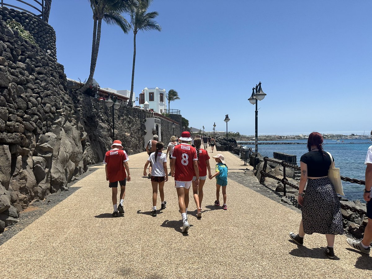Supporting the rebels in Playa Blanca…excitement building #RebelsRising #corcaighabú <a href="/ericgraham358/">Eric Graham</a> <a href="/daireos81/">Daire O Sullivan</a> <a href="/OfficialCorkGAA/">Cork GAA</a>