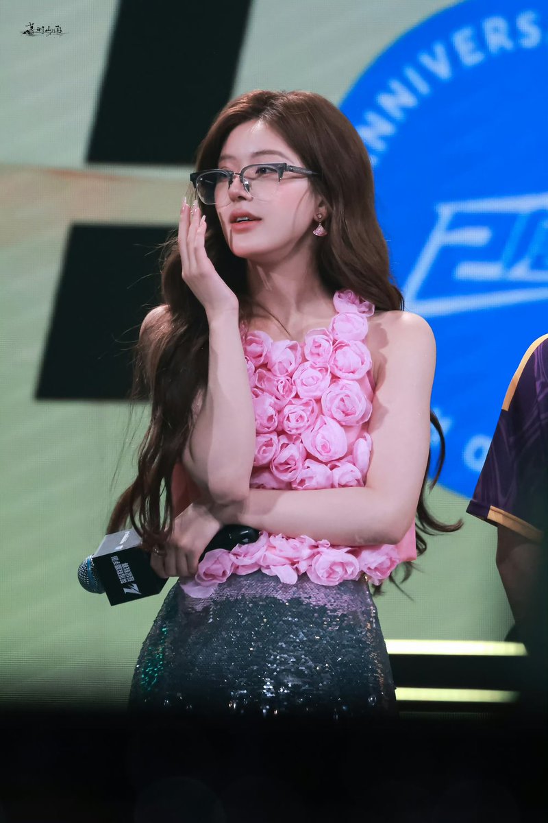 wonwoncity's tweet image. not good for my health ma'am