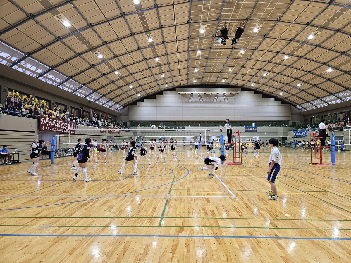 ygankichi's tweet photo. 今日は関東私学大会に行きました❗
とても暑い中選手、ご父兄、役員、審判の皆さまお疲れ様でしたm(__)m
そして元東レの井上選手にも久しぶりに会いました⤴️
掲載に了承も頂きありがとうございます❗
#BGU女子バレー部 https://t.co/i9TGnME3sZ