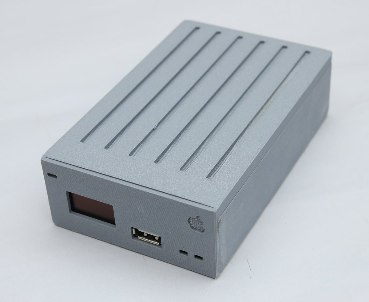 sncmuseum's tweet photo. Floppy Drive emulator for Apple IIc. Based on HxC2001 firmware by @jfdelnero and OpenFlops hardware by @SukkoPera. Case developed by myself in FreeCAD @FreeCADNews
#gotek #appleii #openflops #hxc2001 #freecad https://t.co/QCAFIN4k1Z