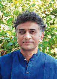 LiveLawIndia's tweet photo. Breaking: Professor @Apoorvanand__   And @Aakar__Patel  Move Supreme Court  Against The UP and Uttarakhand Govts’ Directive which instruct all shopkeepers selling food items on the Kanwar Marg to display the names of the owners and employees outside the shop. https://t.co/abd64AKZok