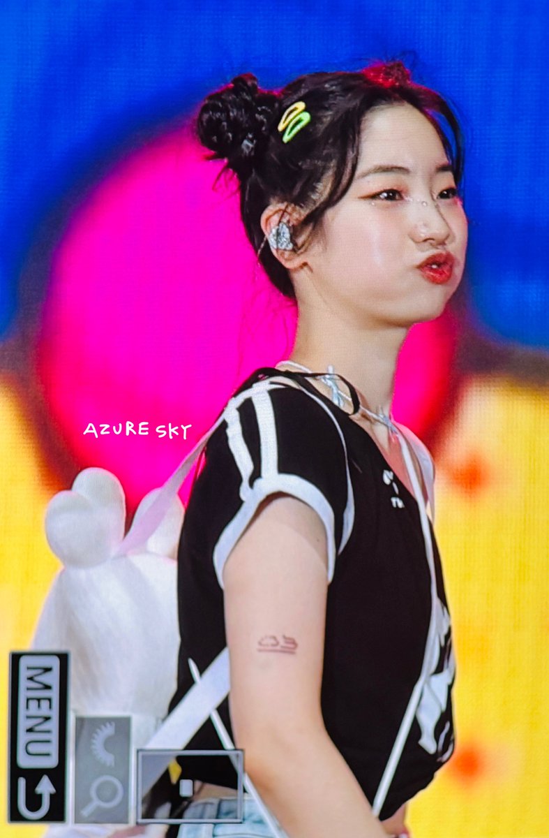 dahyunzone's tweet photo. she is 🤏

cr. azure sky
#DAHYUN #다현 #ダヒョン @JYPETWICE https://t.co/dTvaCQq4Kc