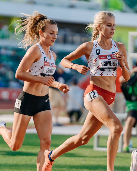 mahonsports's tweet photo. In final tuneup before #OlympicGames  2x TeamUSA Olympian @KarissaSchweiz4, former @DCHSMaroons star, runs season best 4:02.79 finishing 2nd in 1500  @sound_running #SunsetTour in Los Angeles Saturday beating  #TrackFieldTrials24 champ Nikki Hiltz (4:04.27) https://t.co/DWKpyKyc9I