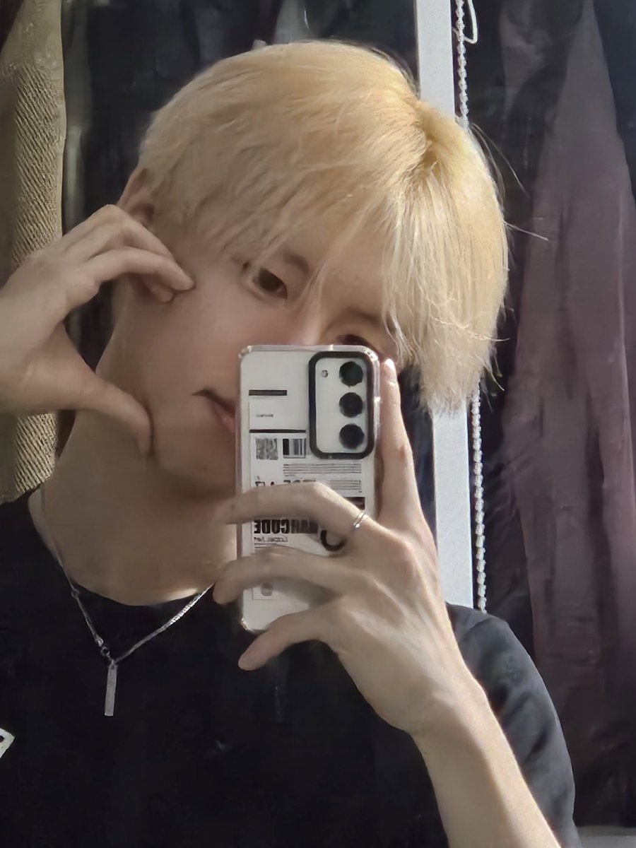 by_EPEX's tweet image. 굿나잇 하자! 
다음 주도 힘내!

#EPEX #이펙스 #YEWANG #예왕