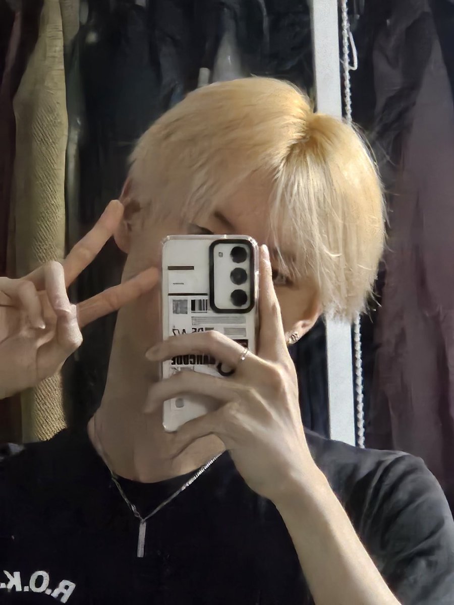 by_EPEX's tweet image. 굿나잇 하자! 
다음 주도 힘내!

#EPEX #이펙스 #YEWANG #예왕