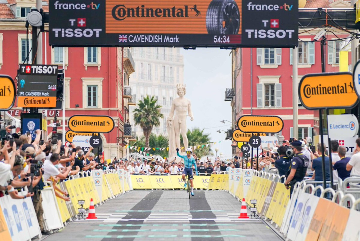 Christian Estrosi tweet media