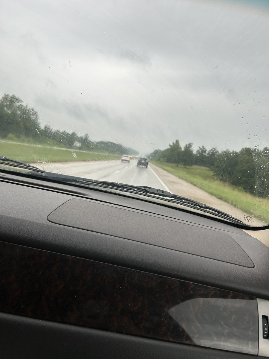 therobinleonard's tweet image. Headed to @MidwestTechTalk 

Hopefully the weather is better

#midwesttechtalk2024 #k12tech