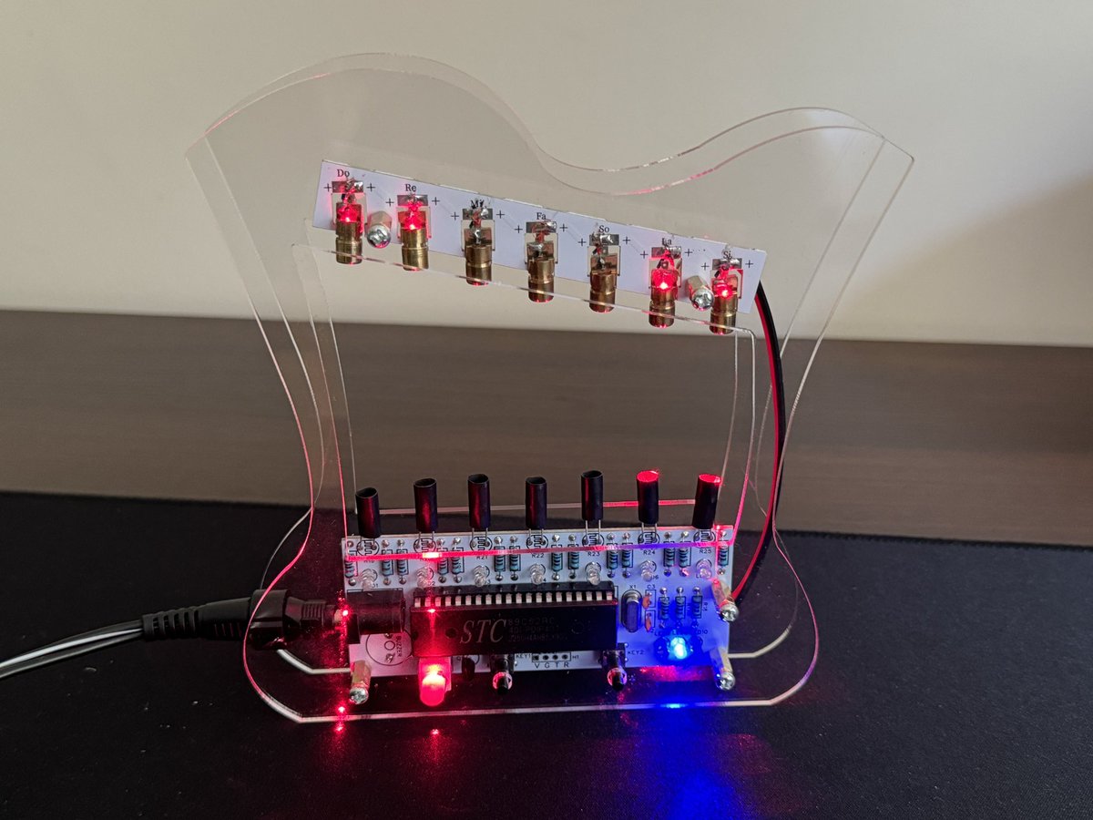 ezContents's tweet photo. I have soldered this small laser harp today, but unfortunately it's not working 100%. 3 of the lasers and burned out. https://t.co/zWYN4eRBf3