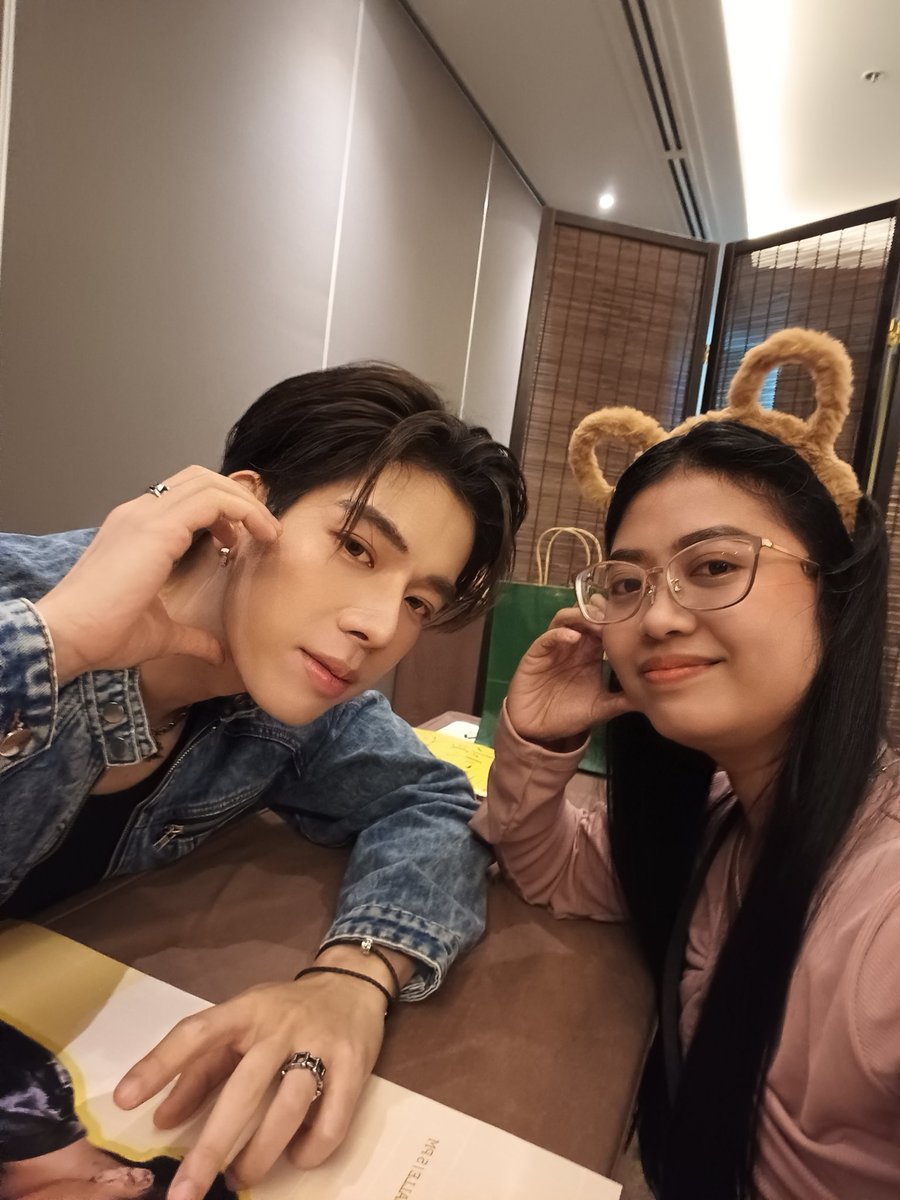 aeyalopez20's tweet photo. Pictures with my Palangga โค๏ธ
@FThanatsarun
#WhatTheFrankinMNL
#BuzzinQueer
#SLAMeventprod https://t.co/JDZGbPYSql