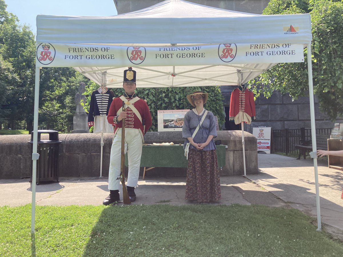 There are lots of things to see and do at Brock’s Monument and Queenston Heights Park! Stop by and see our exterior display, tour the museum and gift shop, and climb the 235 steps to the top!