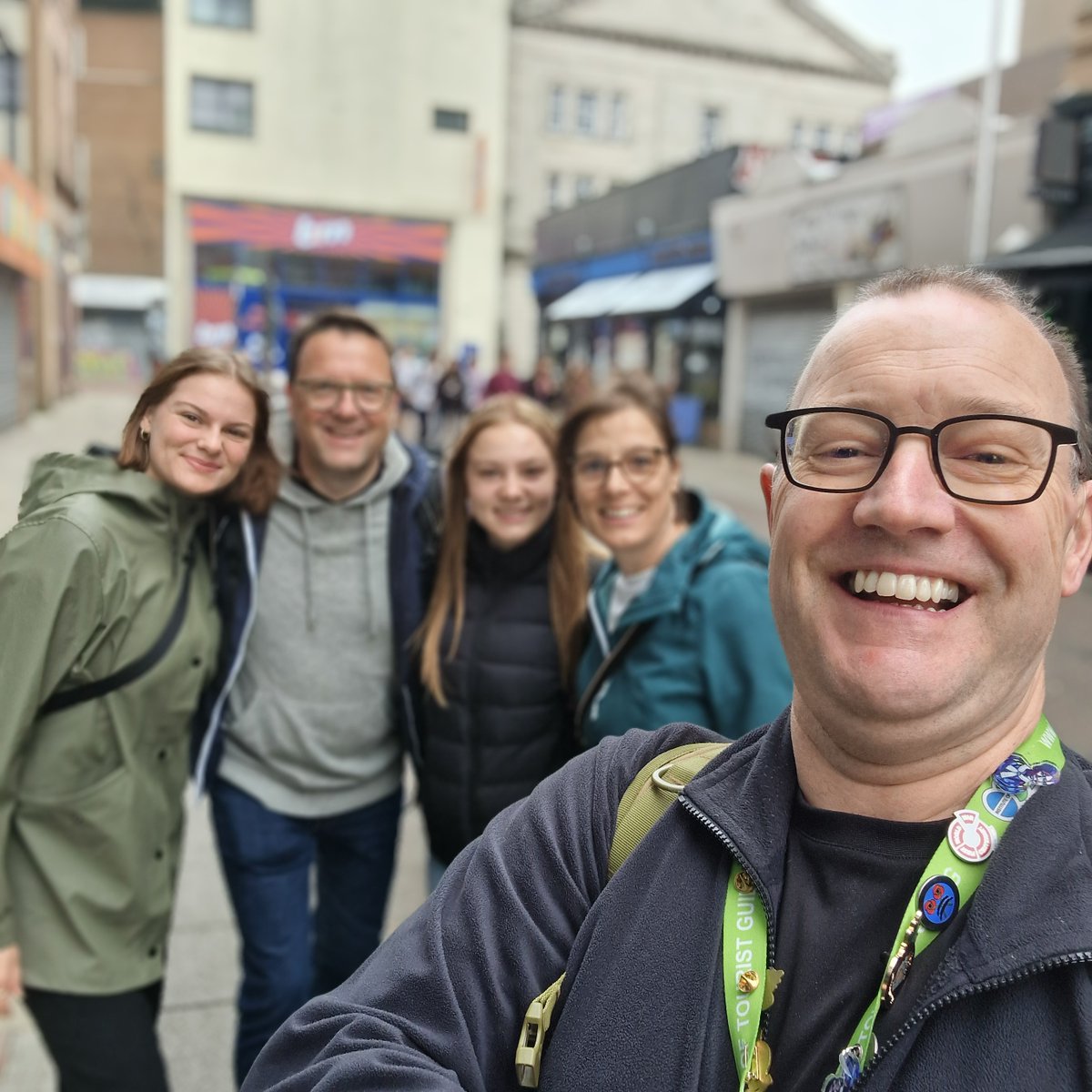 drtomstours's tweet photo. Out and about today looking at the Troubles with a family form Switezland!  If you fancy a tour DM me! https://t.co/TDr6aPMdLC