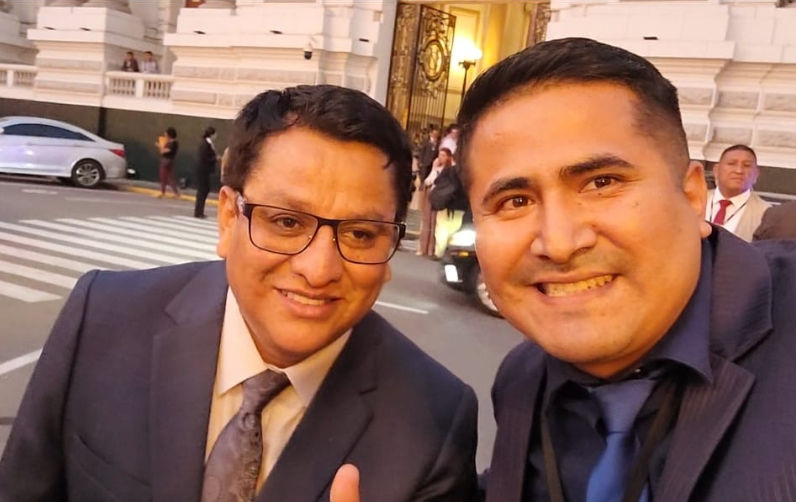saludconlupa's tweet photo. ¿Por qué @MinsaPeru debilita la evaluación de  competencias de los egresados de carreras de salud? ¿Quién piensa en la atención que recibirán los peruanos más pobres? El operador detrás del decreto que cambió el #SERUMS es un asesor y odontólogo que desaprobó 2 veces el examen🧵 https://t.co/O1fZK3tz7u