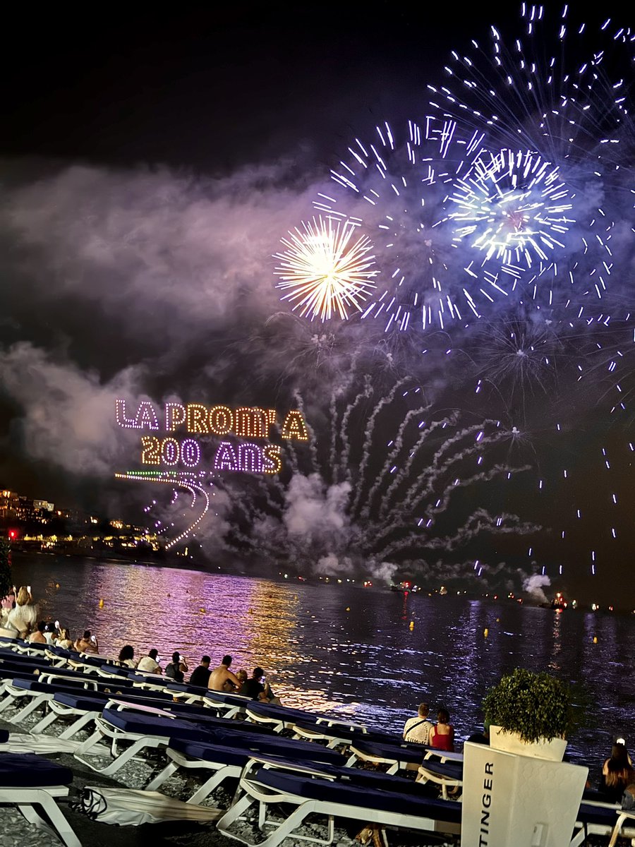HighClubNice's tweet image. Superbe spectacle de drones et feux d’artifices pour le Tour de France 🇫🇷 2024 🤩 à Nice 😍 

#TourdeFrance #Nice