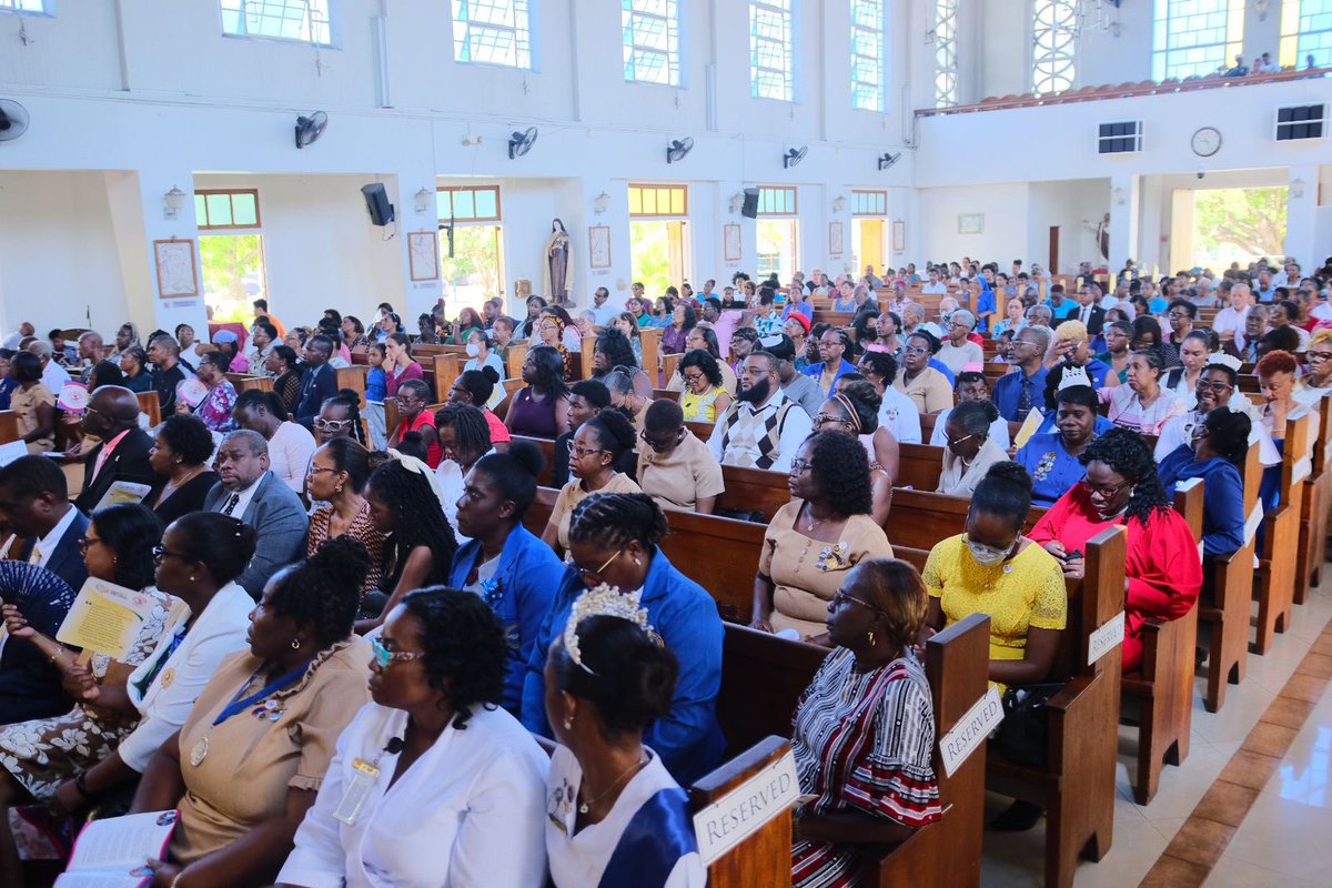 themohwgovjm's tweet image. We honour  and celebrate all our healthcare workers for their continued commitment, service and sacrifice @christufton @theserhajm #healthcareworkersappreciation