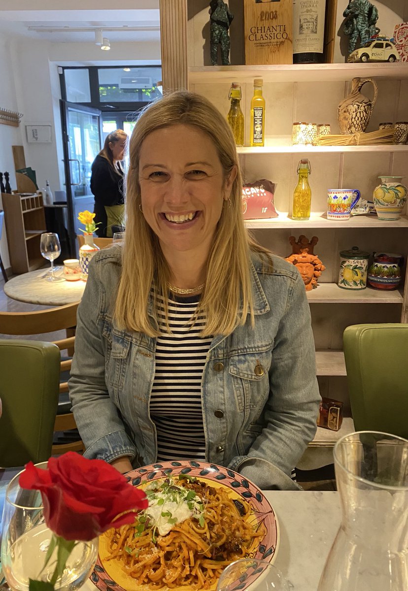 elliereeves's tweet photo. After a busy week at work it was great to catch up with family over lunch at Olivelli in East Dulwich. We have so many fantastic small businesses on Lordship Lane - proud to have them in my constituency. https://t.co/TDlQRjM9ro