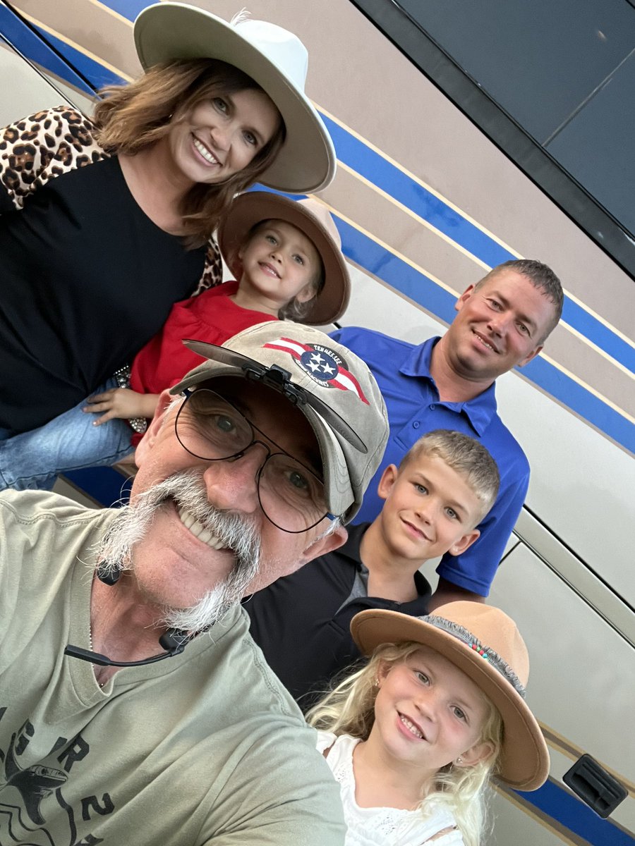 Aaron Tippin did not disappoint at the Colfax County Fair!