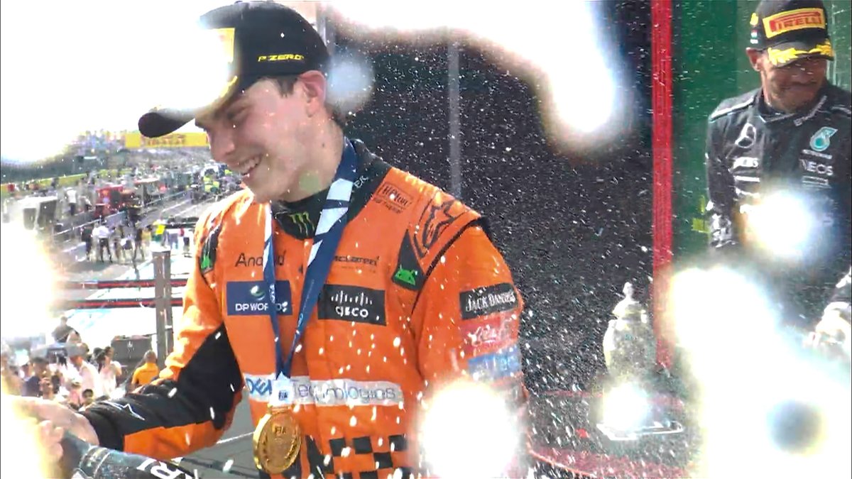 F1's tweet photo. You can't beat a Hungarian Grand Prix trophy 😍🏆

#F1 #HungarianGP https://t.co/Y5CAjDKCnN