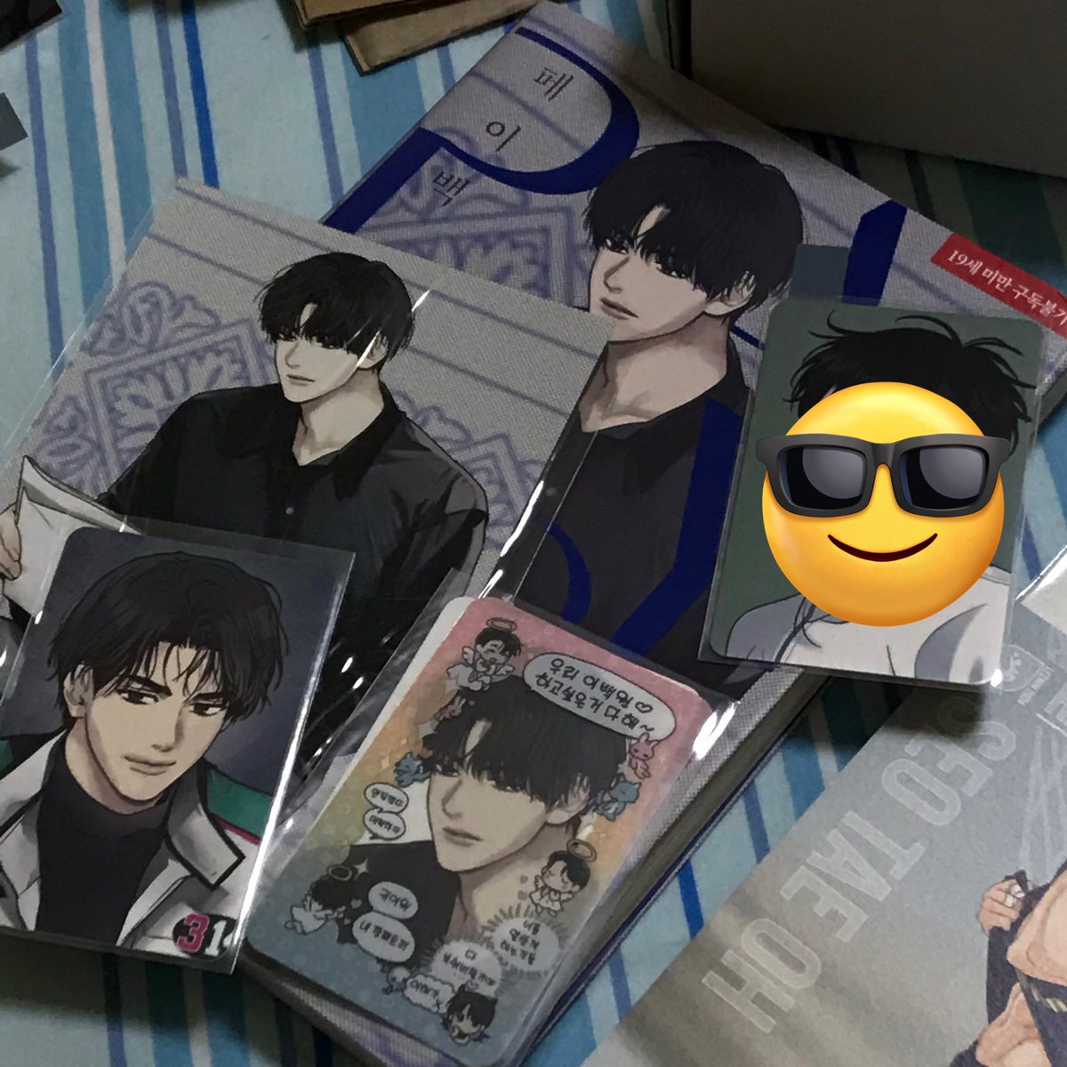 shirobabyx's tweet photo. Wts lfb 

Lezhin yoohan 

payback manhwa/set 
with postcard and photocards 

₱970+sf https://t.co/zY1cx4AdbB