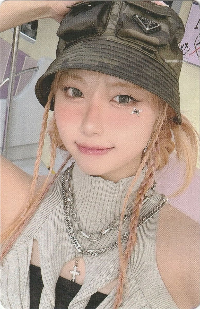 tatihoggiee's tweet image. hatsss girlies 😘

#PlorySelcaDay #PRSD #PLORY #PURPLEKISS #IREH #이레 @RBW_PURPLEKISS