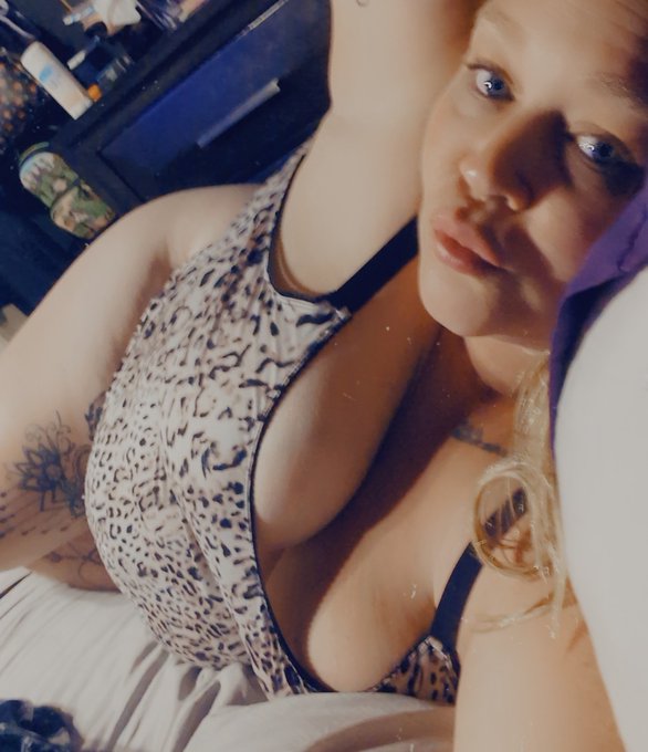 I want to stay here all day https://t.co/UHZFbC5zYt